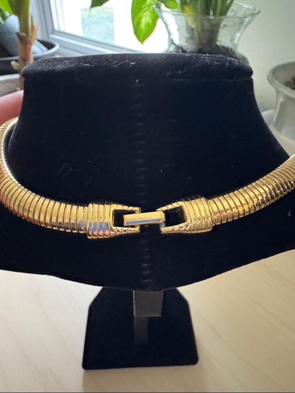 Vintage Trifari Gold-Tone Sculptural Wave Necklace - Picture 2 of 3